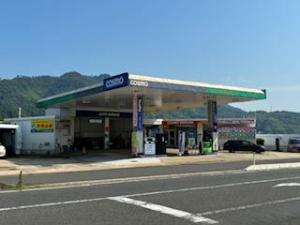 足立石油（株）野田川SS
