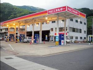 真木自動車 智頭給油所